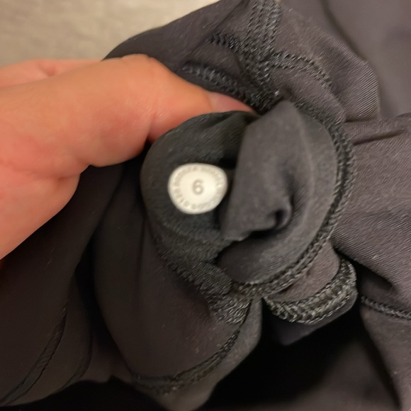 Lululemon Leggings 🖤 - Picture 4 of 4